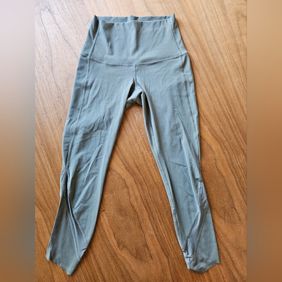 Lululemon Wunder Under Scalloped Hem High-Rise Crop 23", size: 4: Grey sage - Picture 1 of 4